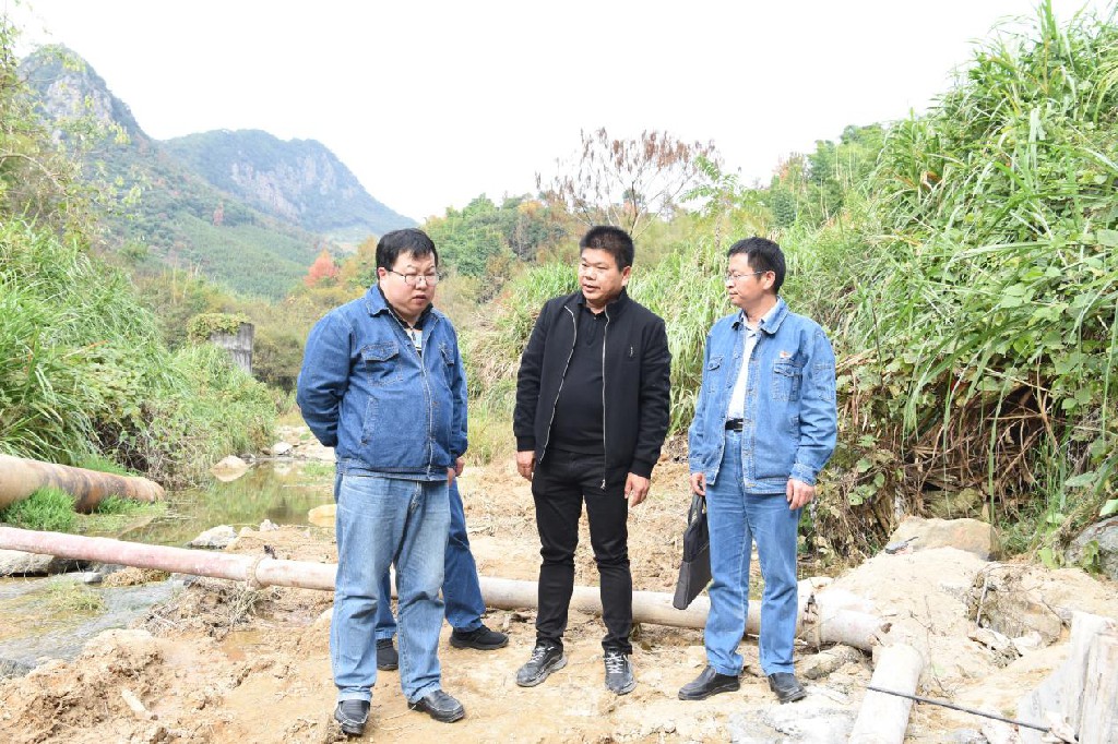 四下基层：公司领导路宝坤到公司捐建支持的乡村振兴项目现场调研